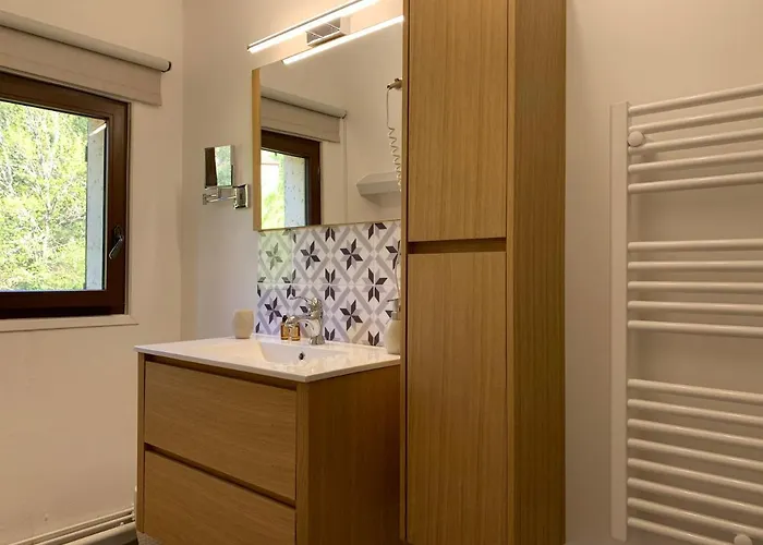 - Le Petit Noyer * لو بوج