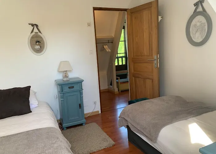 - Le Petit Noyer لو بوج