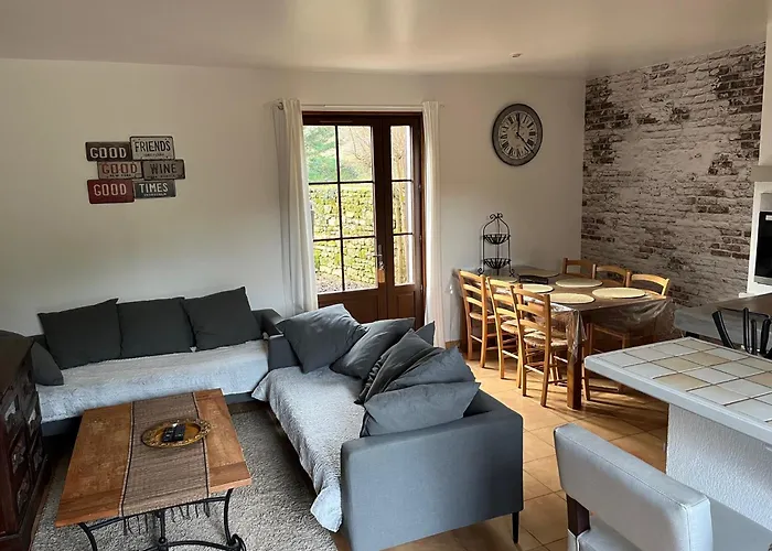 - Le Petit Noyer لو بوج