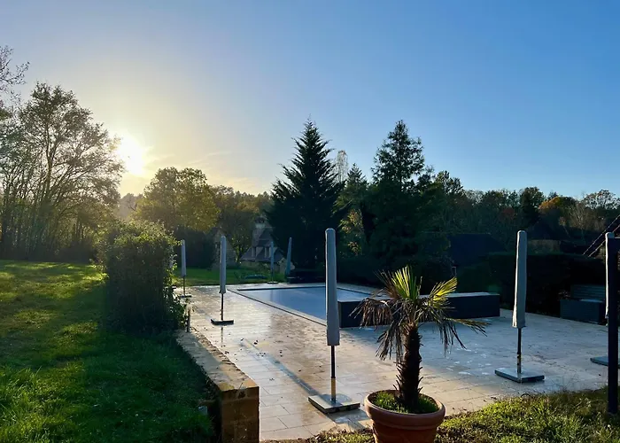 - Le Petit Noyer * لو بوج